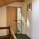 Türe aus Seekiefer und Lärche für Badezimmer