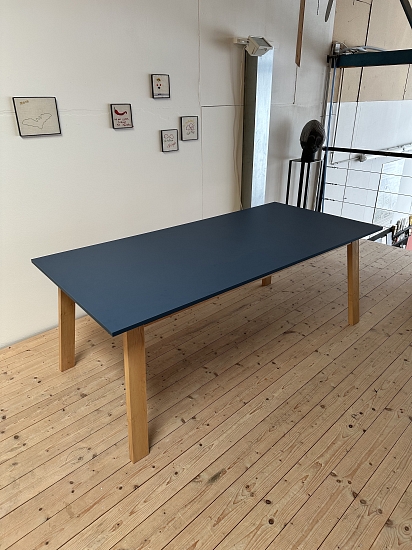 Tisch Sea Blue